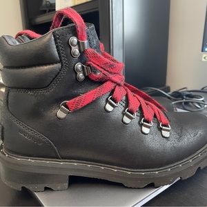Sorel Lenox hiking boot.  Barely worn at all.